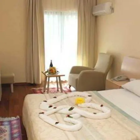 Golden Star فندق مرمريس