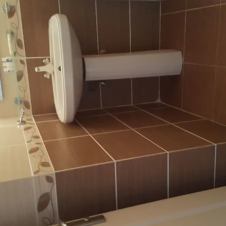 Golden Star Hotel 3*